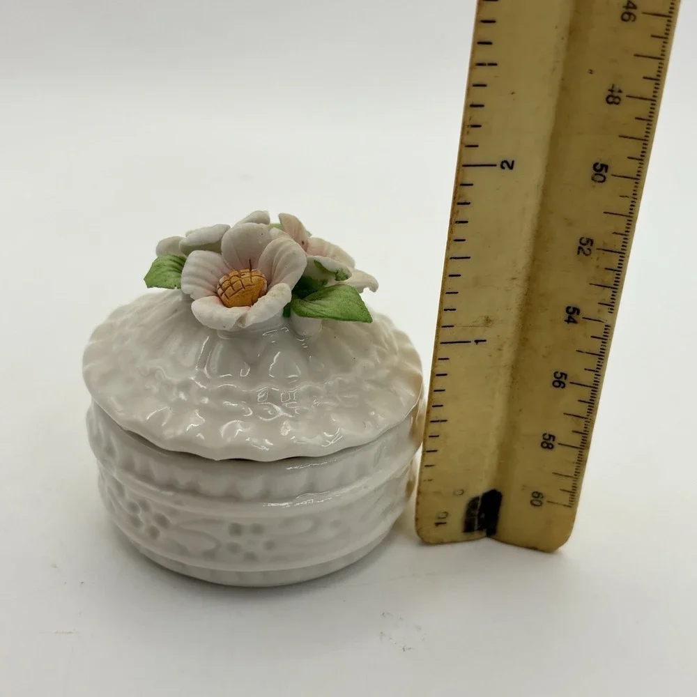 Trinket Box Floral Top Vintage Ceramic Porcelain‎ Pink Green White Jewelrydainty